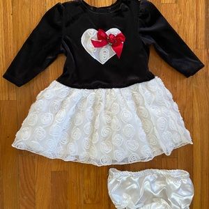 Baby girl Christmas dress size 6-9 month EUC